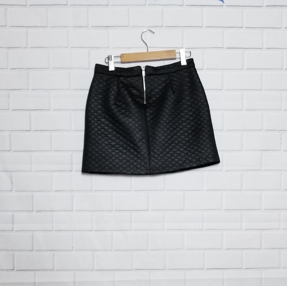 Bloomingdale's Aqua brand black quilted mini skirt - Picture 4 of 6